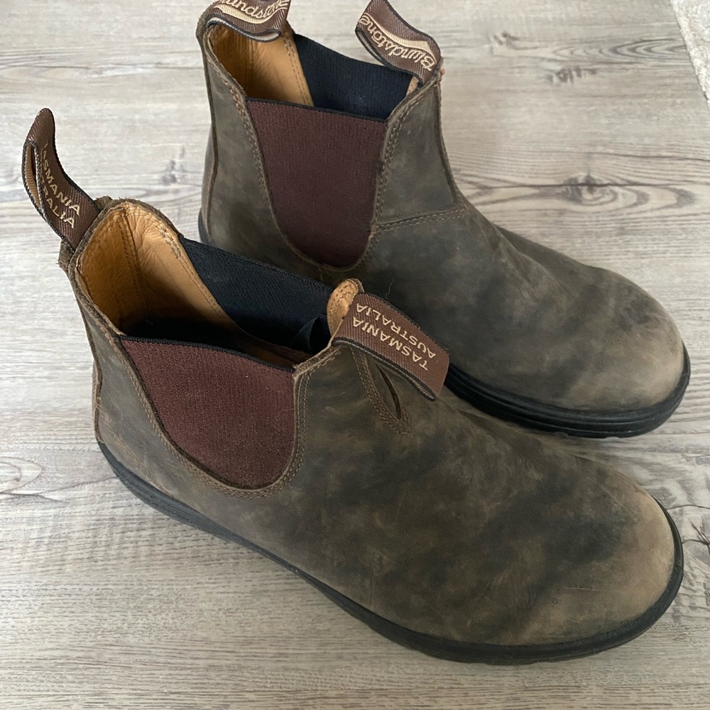 Blundstone Chelsea boots